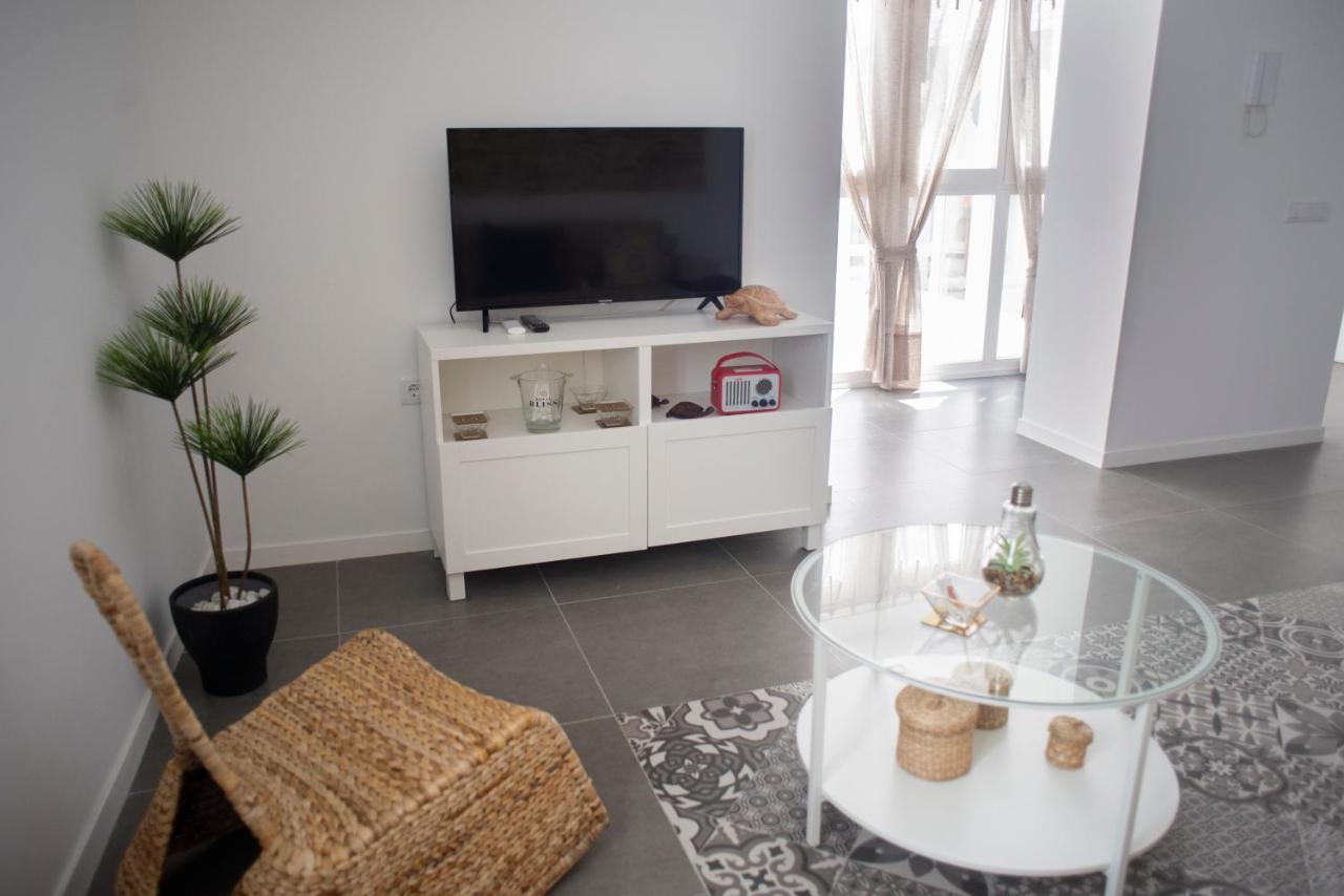 Apartamento El Tanguillo Little Apartments กาดิซ ภายนอก รูปภาพ